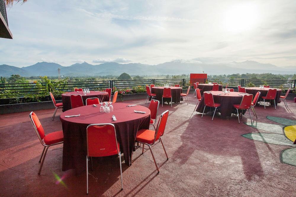 Pratama Hotel & Convention Mataram Eksteriør billede